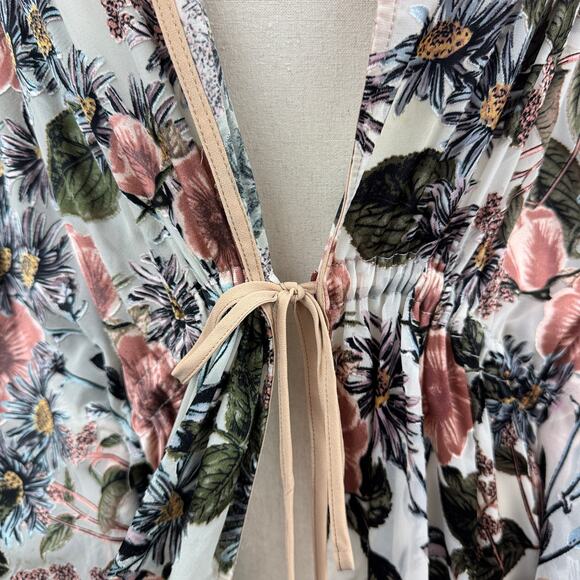 Jayley Silk Blend Floral Robe - Picture 2 of 10